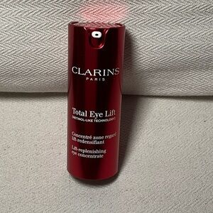 Clarins Total Eye Lift - Vibrant Red